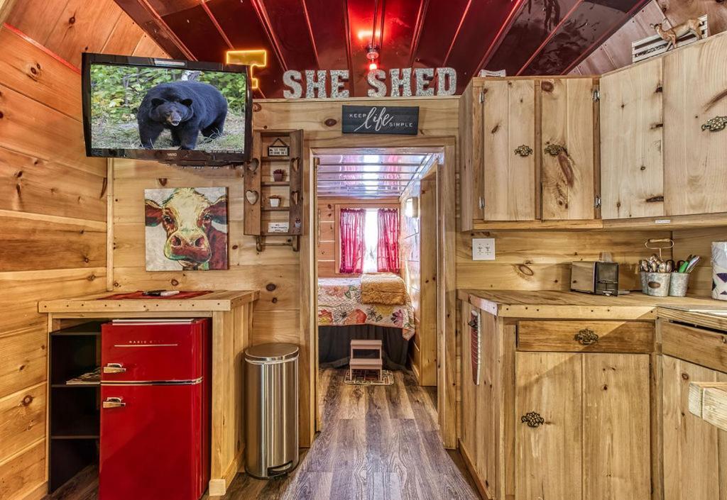 The Tiny Barn, 1089 Free Tickets Each Paid Day, Dollywood And More 세비어빌 외부 사진